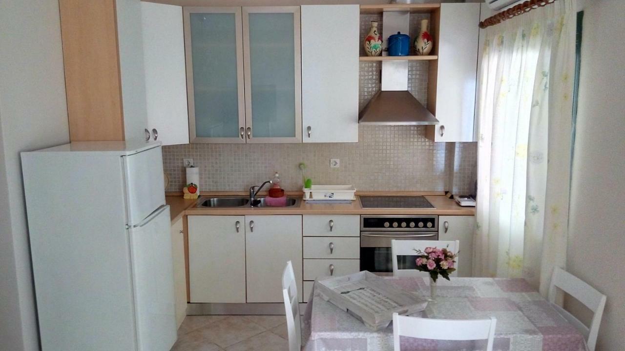 Cute Maisonette No2 On Coastal Sidewalk Nikiti  Ngoại thất bức ảnh