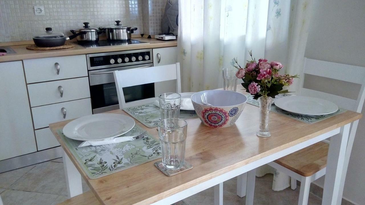Cute Maisonette No2 On Coastal Sidewalk Nikiti  Ngoại thất bức ảnh